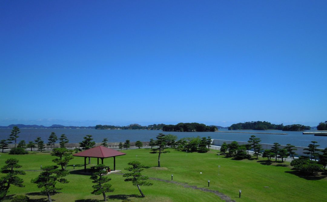 パレス松洲の庭越しの絶景