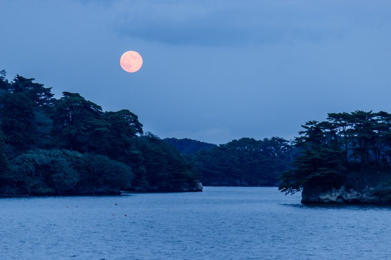 雄島からの月