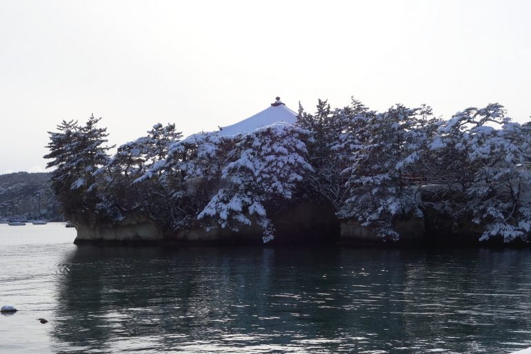 雪の五大堂
