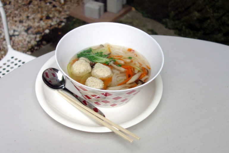 鶏つくねのフォー（700円）